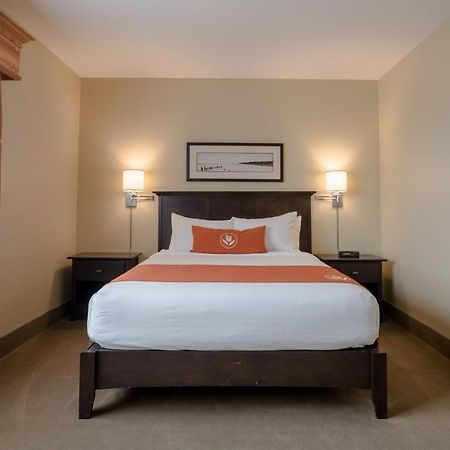 Amsterdam Inn & Suites Sussex Ngoại thất bức ảnh