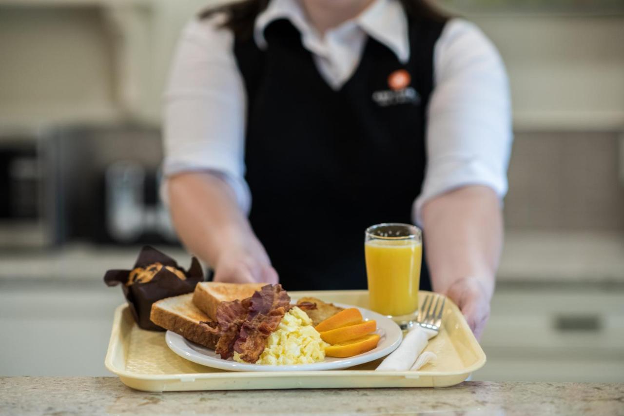 Amsterdam Inn & Suites Sussex Ngoại thất bức ảnh