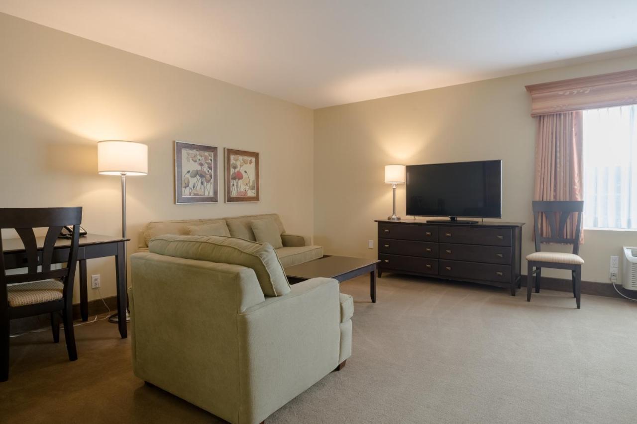 Amsterdam Inn & Suites Sussex Ngoại thất bức ảnh