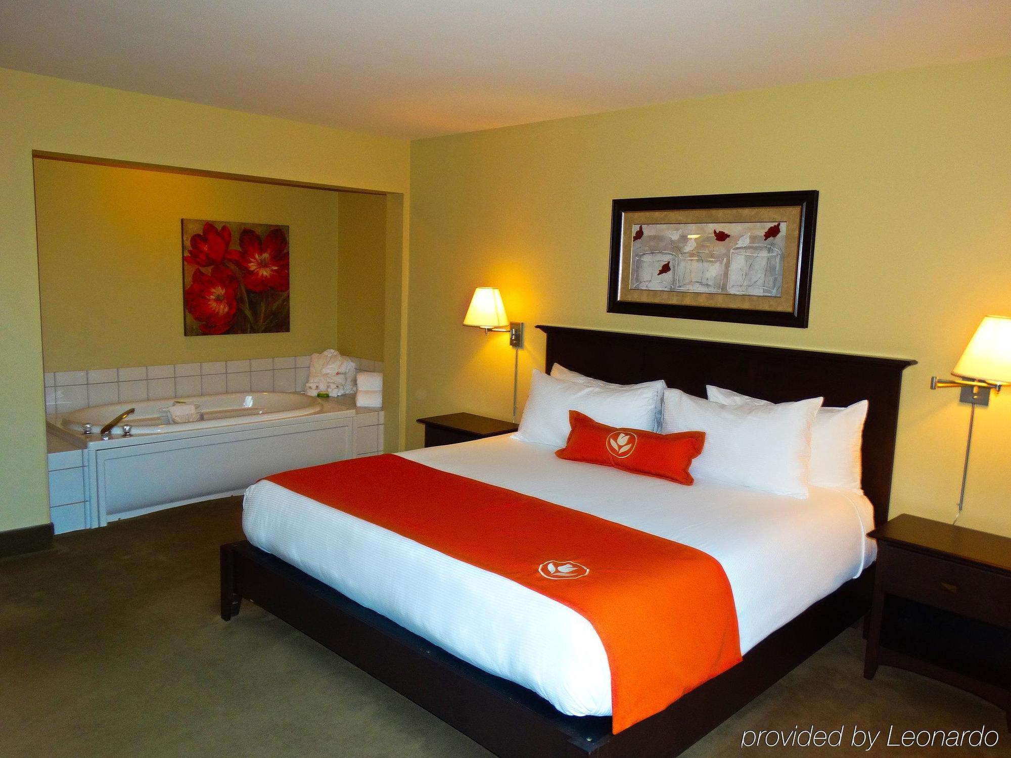 Amsterdam Inn & Suites Sussex Ngoại thất bức ảnh