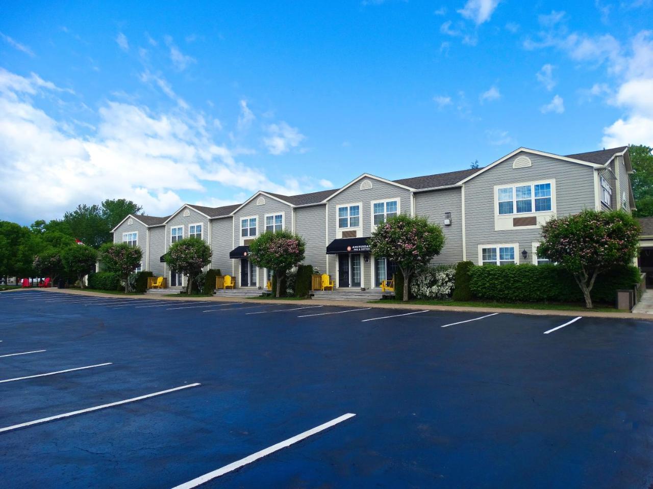 Amsterdam Inn & Suites Sussex Ngoại thất bức ảnh